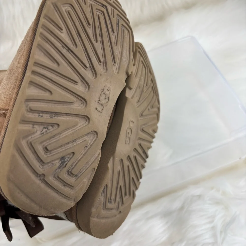 UGG WINTER BABY BOOTS SIZE 10